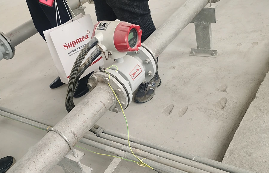 Asmik magnetic flowmeter